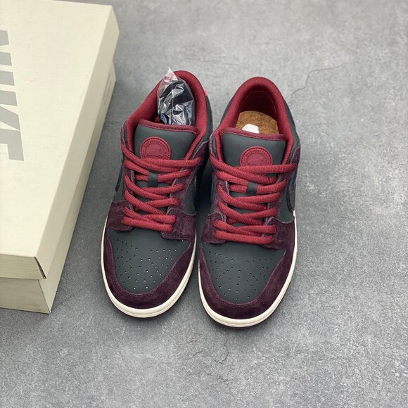 Nike Sb Dunk Low Riot Skateshop - Picture 9 of 10